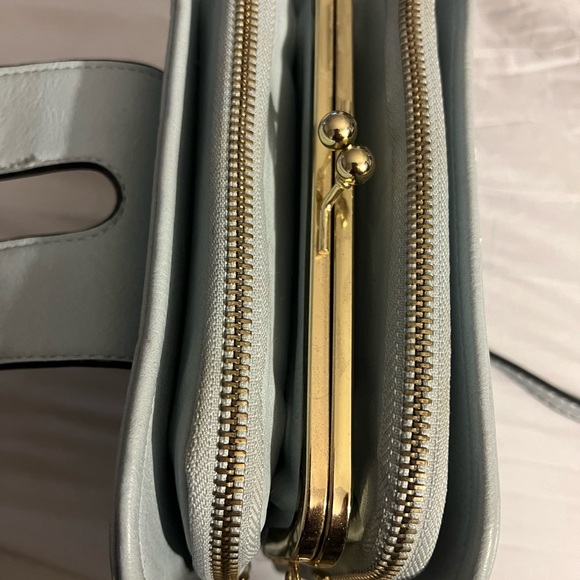 Cross body - Picture 4 of 5